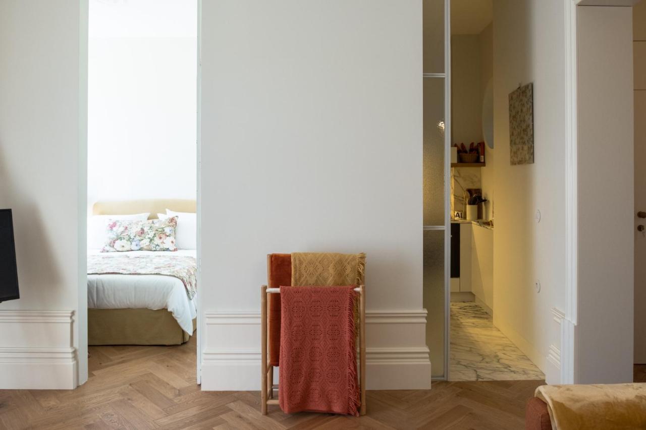 Boutique Rentals-Flores Chic In Historical Center Porto Exterior photo